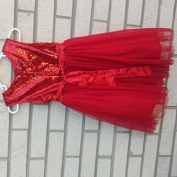 Red dress/Popatu - Picture 11 of 12